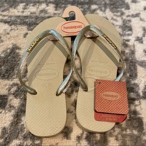 BRAND NEW Havaianas with slim glitter strap